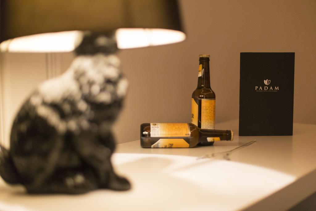 Padam Boutique Hotel ติรานา ภายนอก รูปภาพ